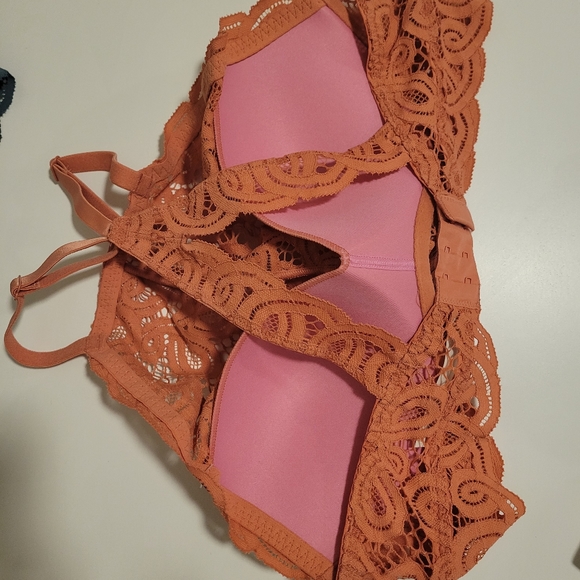 New Victoria's Secret Pink push up Bras  Medium - Picture 5 of 8